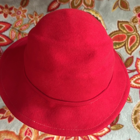 Vintage red wool hat - Picture 6 of 13